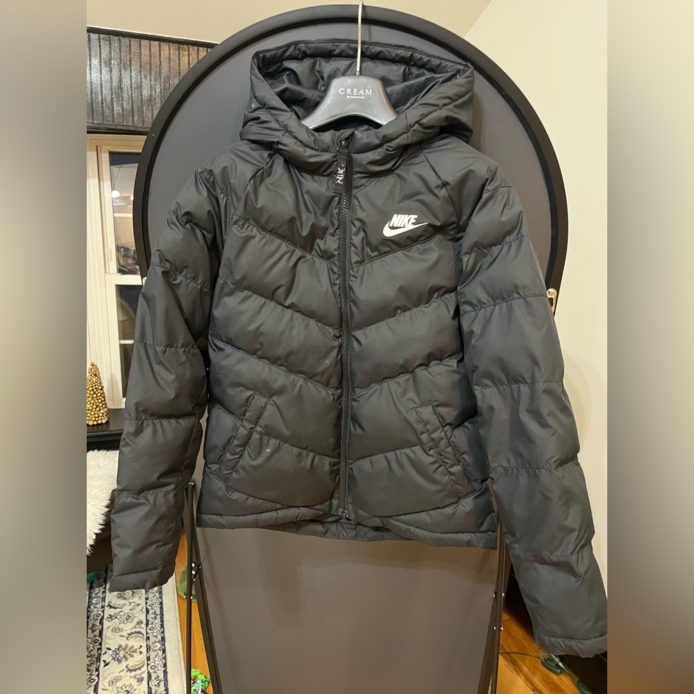 Kids Nike puffer Boys and Girls Youth M 10